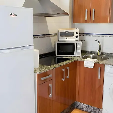 Lugar Tranquilo Facil Aparcamiento Solo Alquilamos A Familias Y Parejas דירה *