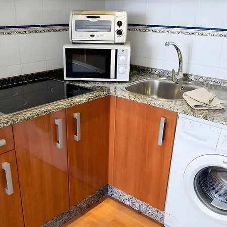 Lugar Tranquilo Facil Aparcamiento Solo Alquilamos A Familias Y Parejas *